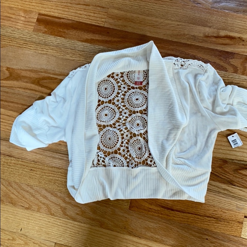 Cute soft junior size 3-5 sweater lightweight nwt